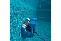 Dolphin Zwembadrobot F40 -Dophin Zwembaden Winkel dolphin zwembadrobot f40 onder water 1